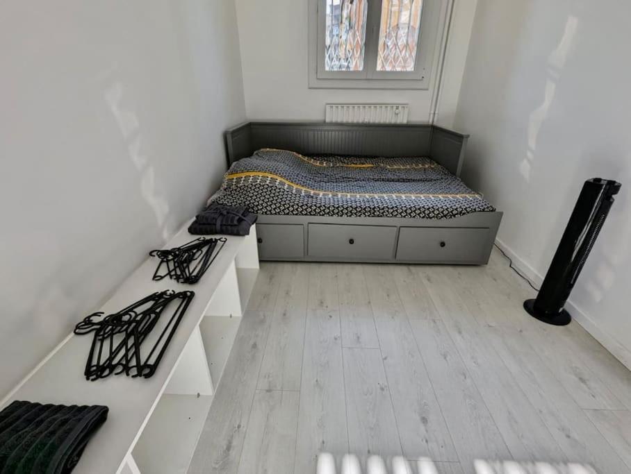 Magnifique T2 Refait A Neuf - Calme & Equipe Avec Parking Appartement *